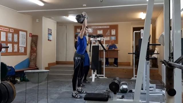 Кульят Максим, толчок 32кг, 2 минуты, 23 подъема смотреть онлайн