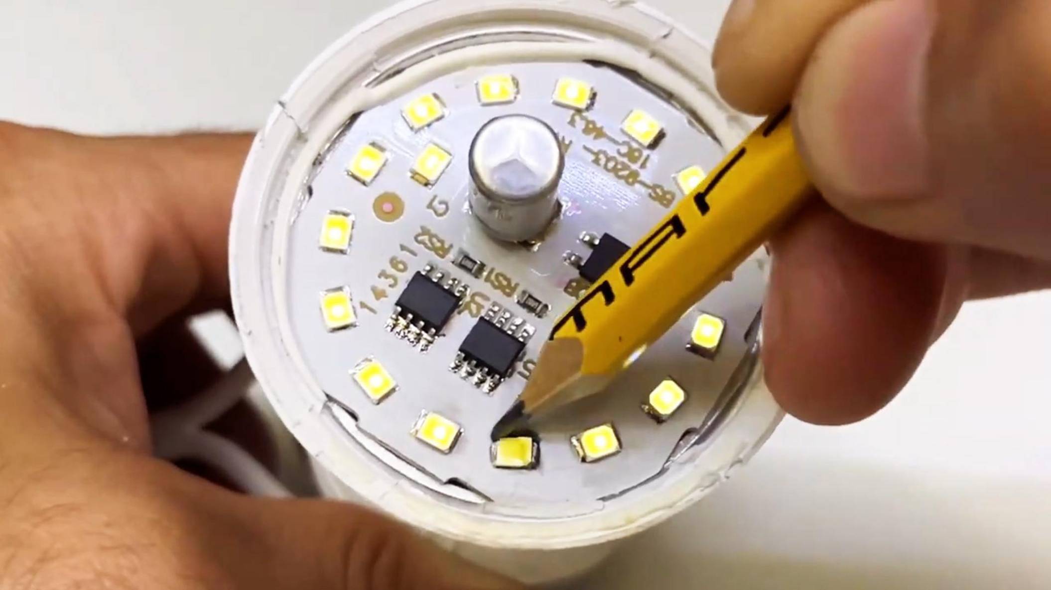 Как Исправить Светодиодную Лампочку Простые Решения смотреть онлайн