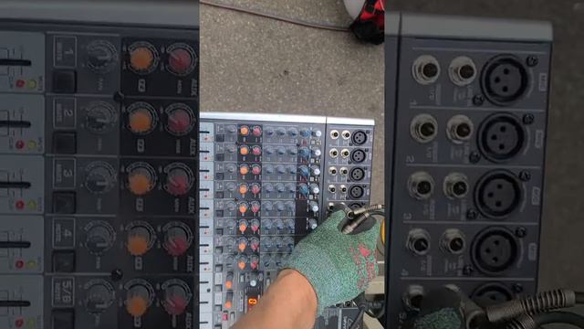 베링거 X1222USB 12채널 중고콘솔 смотреть онлайн