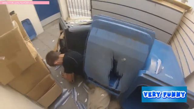 Прикольное видео часть 108 Прыжок от первого лица Смешное видео Приколы с животными смотреть онлайн