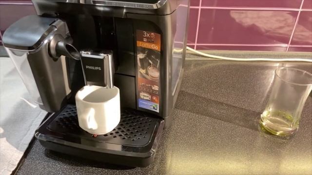 Philips Series 2200 LatteGo EP2230/10, Demonstration of normal operation, it is normal ? BAD! BAD! смотреть онлайн