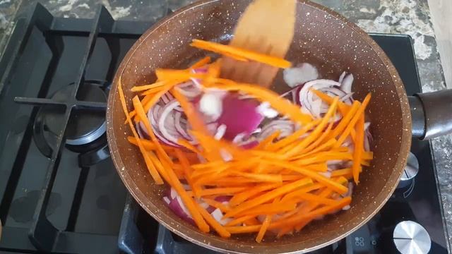 Как приготовить яичную лапшу с овощами///Ужин за 10 минут! Быстро! Вкусно! Сытно! смотреть онлайн