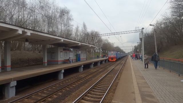 Электропоезд ЭД4М-0399 «РЭКС» платформа Чертаново смотреть онлайн