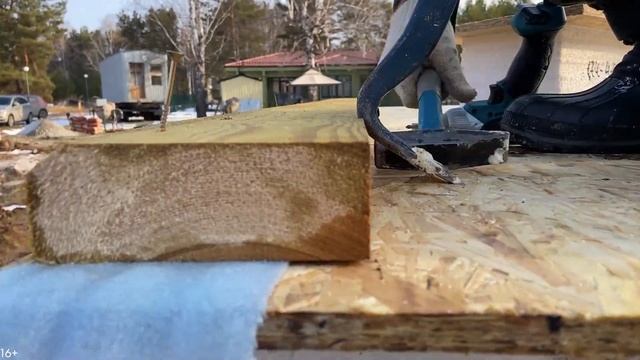 Строим БАРНХАУС из СИП-панелей. НАРУЖНЫЕ СТЕНЫ. (ДЕНЬ 7) Дом из СИП панелей в стиле БАРН ХАУС. смотреть онлайн