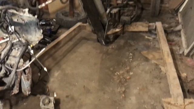 Самодельный мини экскаватор взял вес автомобиля. смотреть онлайн