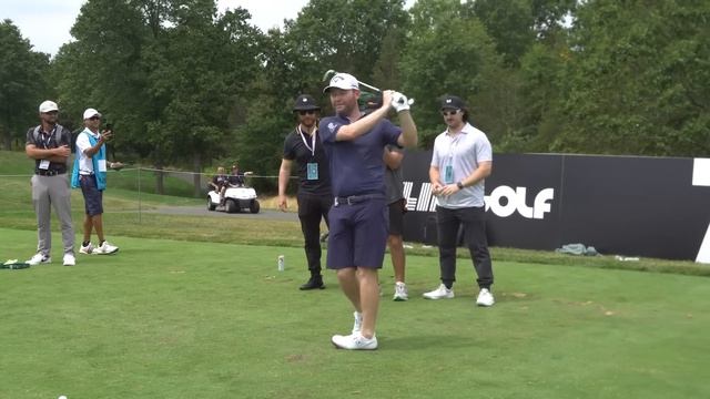 We Roast Trumps Golf Swing | Back Off Challenge | LIV Pro-Am смотреть онлайн