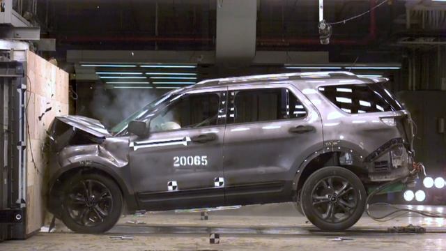 Ford Explorer Crash test | AutoMotoTV смотреть онлайн