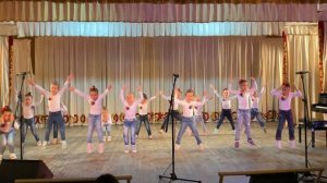 Танец Мы - маленькие звёзды!