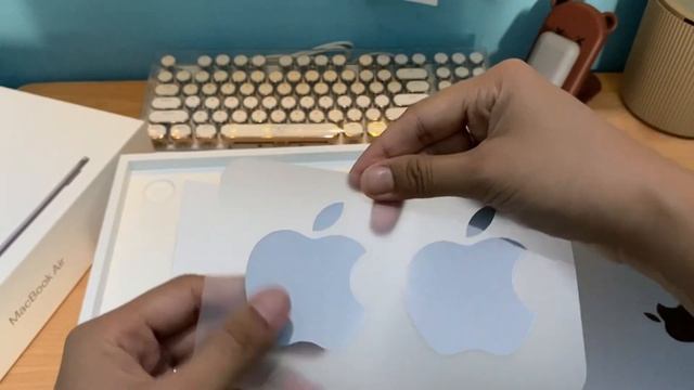 Re-unboxing Macbook Air M2 13,6 Inch #momprogrammer