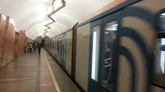 81-765/766/767 Москва На станции Баррикадная смотреть онлайн