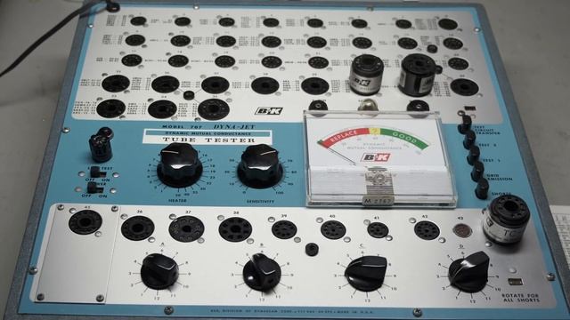Trio W-40 Vacuum Tube Receiver. Listening Bliss From The 1960's. Vintage Stereo Restoring & Testing смотреть онлайн
