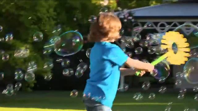 Эксклюзивные мыльные пузыри Gazillion Bubbles смотреть онлайн