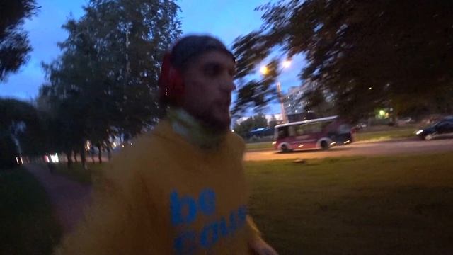 КРОССОВКИ REEBOK УБИЛИСЬ ЗА 10 ПРОБЕЖЕК | БЕГАТЬ СКУЧНО | ГУЛЯЙНЕН (2021) смотреть онлайн