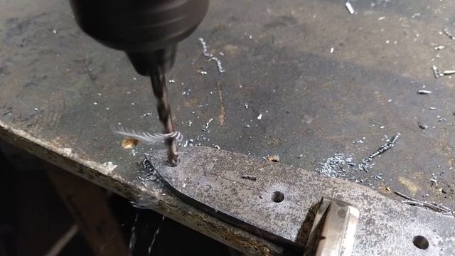 Making DAGGER KNIFE from rusty Leaf Spring смотреть онлайн