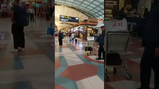 Аэропорт Бангкок, зона вылета и "DUTY FREE". смотреть онлайн