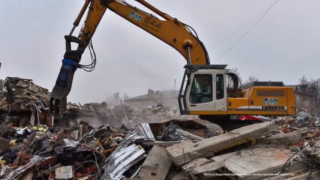 На севере столицы демонтировали незаконную пристройку к многоквартирному дому смотреть онлайн