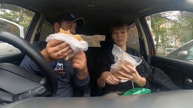 Авто Мукбанг. Самый вкусный чебурек во Владивостоке. смотреть онлайн