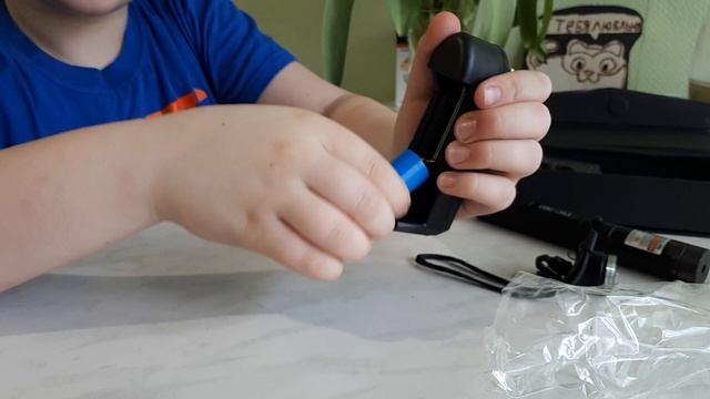 мощная лазерная указка / распаковка и обзор / LASER TORCH смотреть онлайн