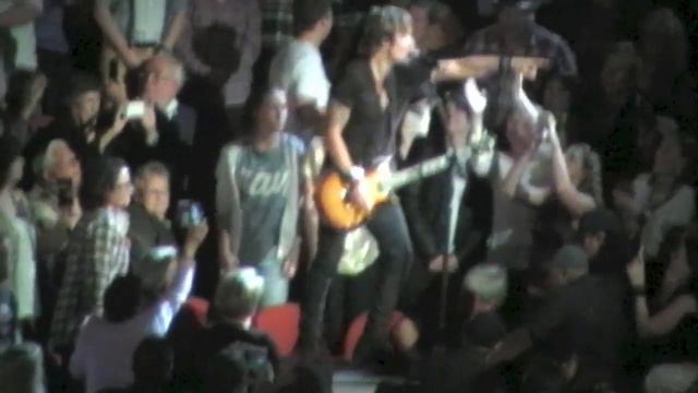 Keith Urban - You Look Good In My Shirt, Sydney 22nd June 2014 смотреть онлайн