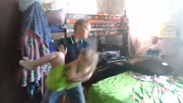 Поймал сестру смотреть онлайн