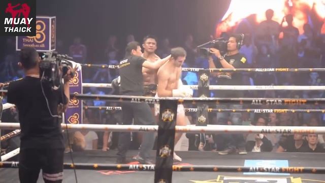 Буакав vs Куляба - жесткий бой по Муай Тай (Buakaw Benchamek VS Sergei Kuliaba All Star Fight 2) смотреть онлайн