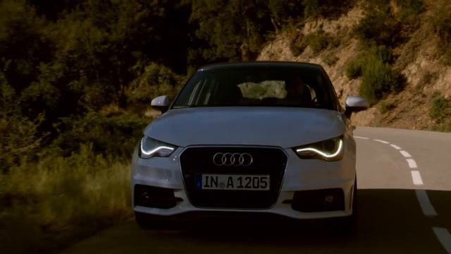 Audi A1 Sportback S-line 2012 смотреть онлайн