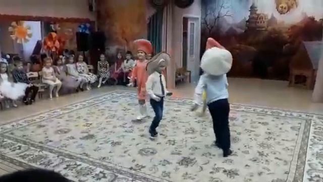 Танец грибов «Рудерик» смотреть онлайн