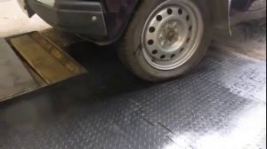 Резиновые напольные покрытия в гараже