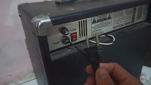 Review Bass Amplifier Russel RB 20 Mystical Series 20 watt 8 inch смотреть онлайн