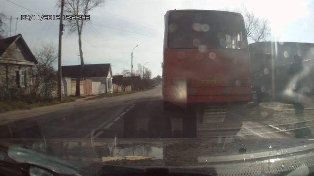 Объезд автобуса по встречной полосе смотреть онлайн