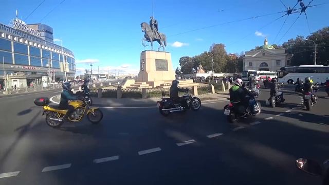 VLOG 42. Экскурсия по Санкт-Петербургу на мотоцикле, или Закрытие мото сезона 29.09.2018 смотреть онлайн