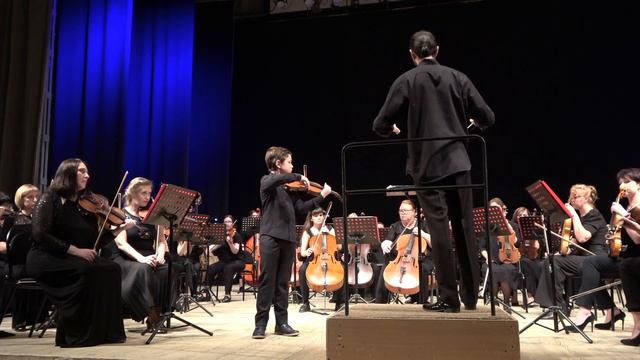 Nikita Koller plays Violin Concerto in C major by D. Kabalevsky смотреть онлайн