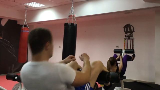 Тренировка на боксёрском мешке!! смотреть онлайн