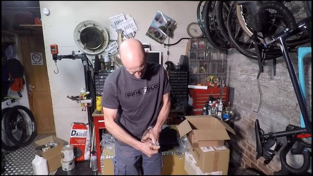 Specialized Enduro kit and mountain bike essentials unboxing смотреть онлайн