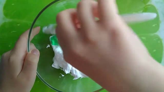 КАК СделатьСЛАЙМ БЕЗ КЛЕЯ /ПРОВЕРЯЮ рецепты Слаймов лизунов Залипательное видео/Lena M Start смотреть онлайн