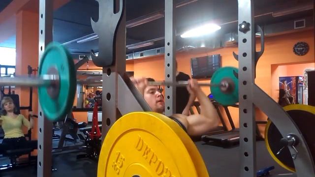 Жим сидя со штангой от груди узким хватом смотреть онлайн