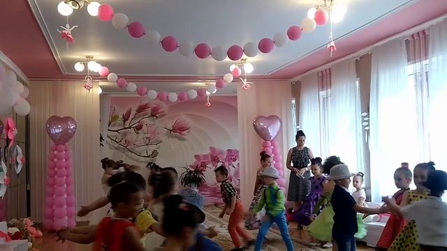 Выпускной группа Зирочка французский минует смотреть онлайн