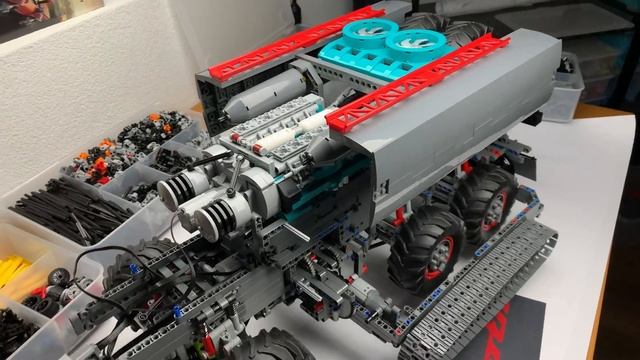 LEGO Technic truck 'Astra Prinoth': testing tracks смотреть онлайн