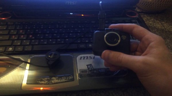 Видеорегистратор Prestigio Road Runner 320 обзор