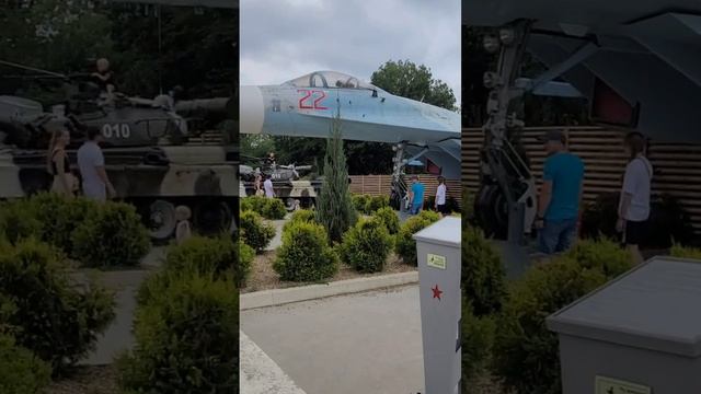 Анапа, Сквер военной техники, самолет, танк