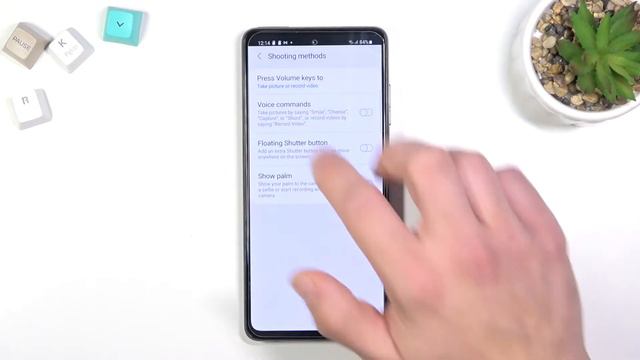 How to Take Selfie Using Palm Gesture on SAMSUNG Galaxy A52s - Take Photo Without Buttons смотреть онлайн