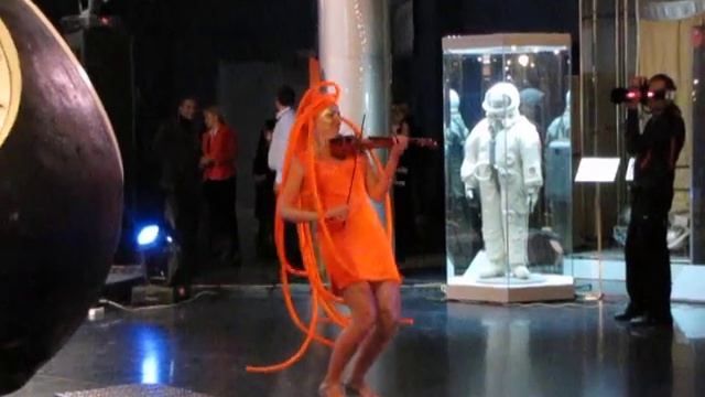 Space violin in The Astronautics Museum - Tango смотреть онлайн