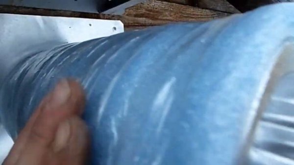 Замерзает вентиляционная труба. Простой способ избавиться от конденсата в вентиляции!