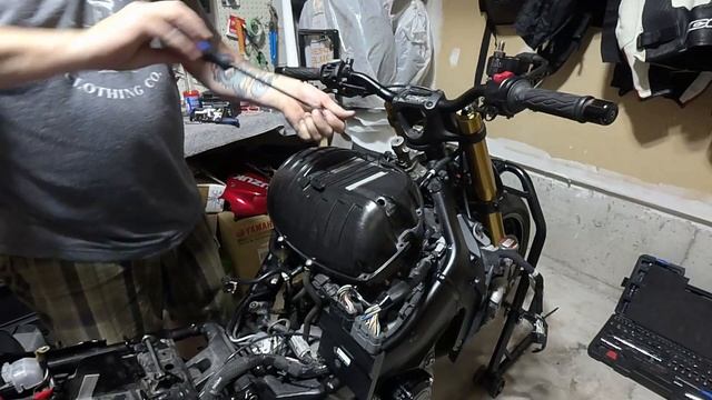 Suzuki GSX-S 1000F Rebuild - Part 2 - Tearing it Down ! смотреть онлайн