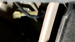 Как снять задний плафон Ford EcoSport 2015г