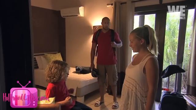 Kendra Wilkinson & Hank Baskett Awkward Reunion