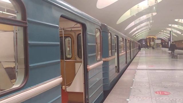 Метросостав 81-717.5М/81-714.5М "Номерной" маршрут №42 смотреть онлайн