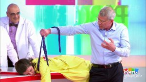 Вывих плеча. Жить здорово! Фрагмент выпуска от 26.06.2018