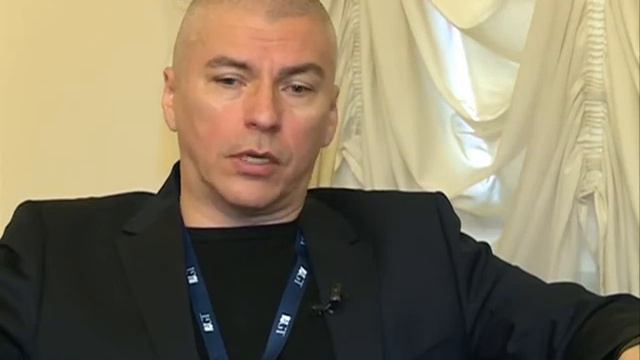 Вопрос по делу. Специалист в области PR Андрей Лапшов смотреть онлайн