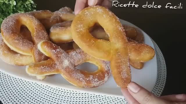 Крендельки  мягкие и вкусные 5 минут и готово!